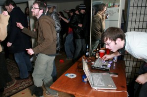 djburgers-102409delitparty13